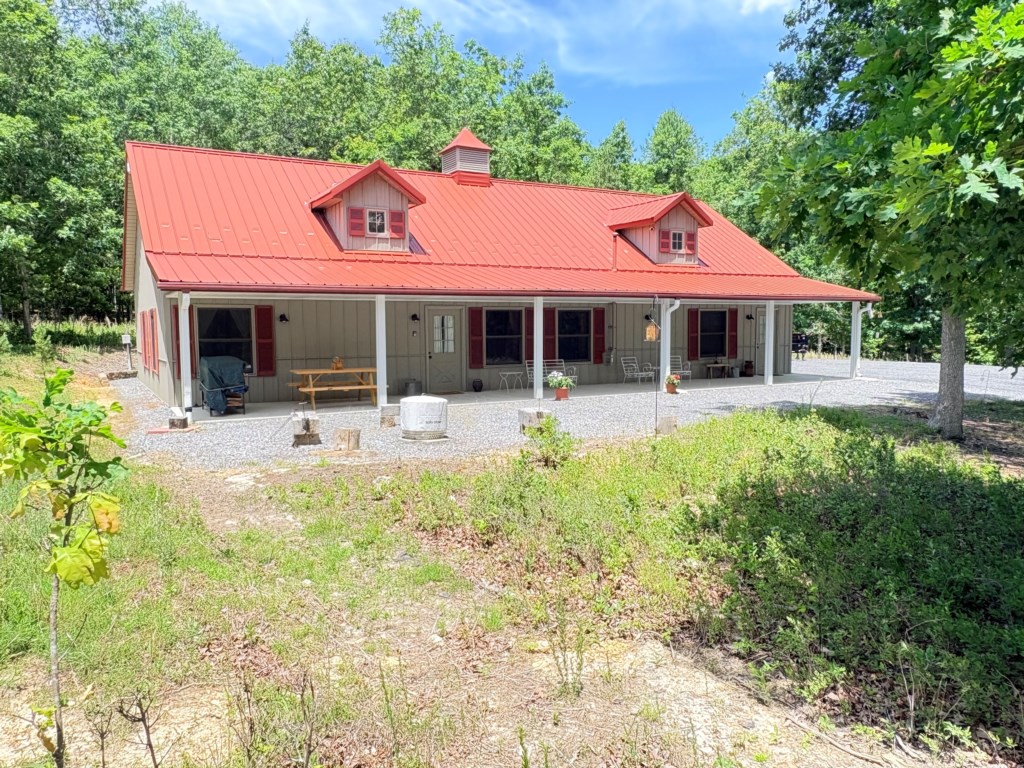 Cottage on Bluebird Ridge