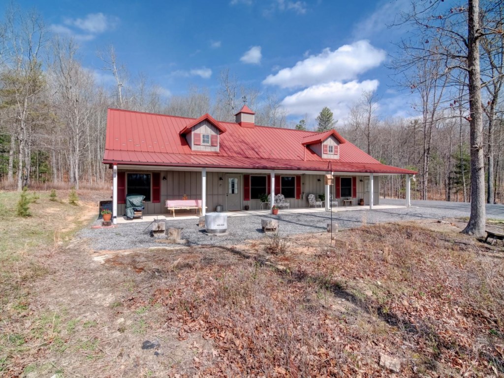 Cottage on Bluebird Ridge