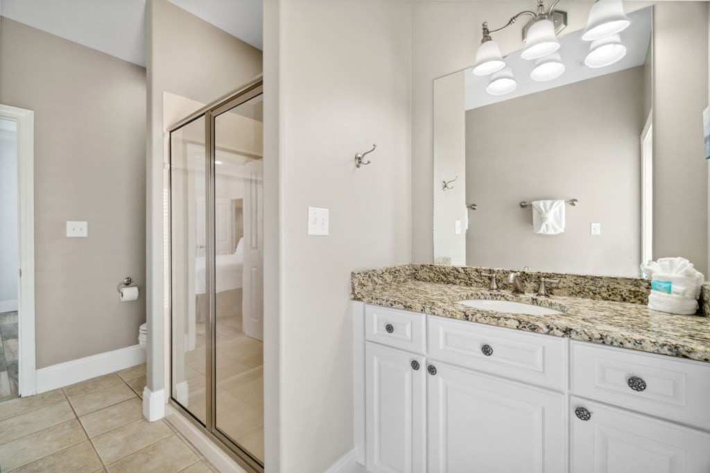 King Bathroom On 3rd Floor
