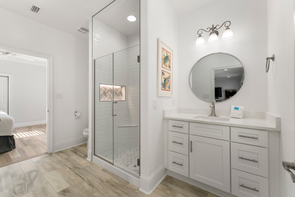 King Bathroom On 2nd Floor