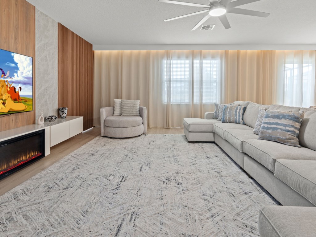 14-web-or-mls-251BalloDr-57a