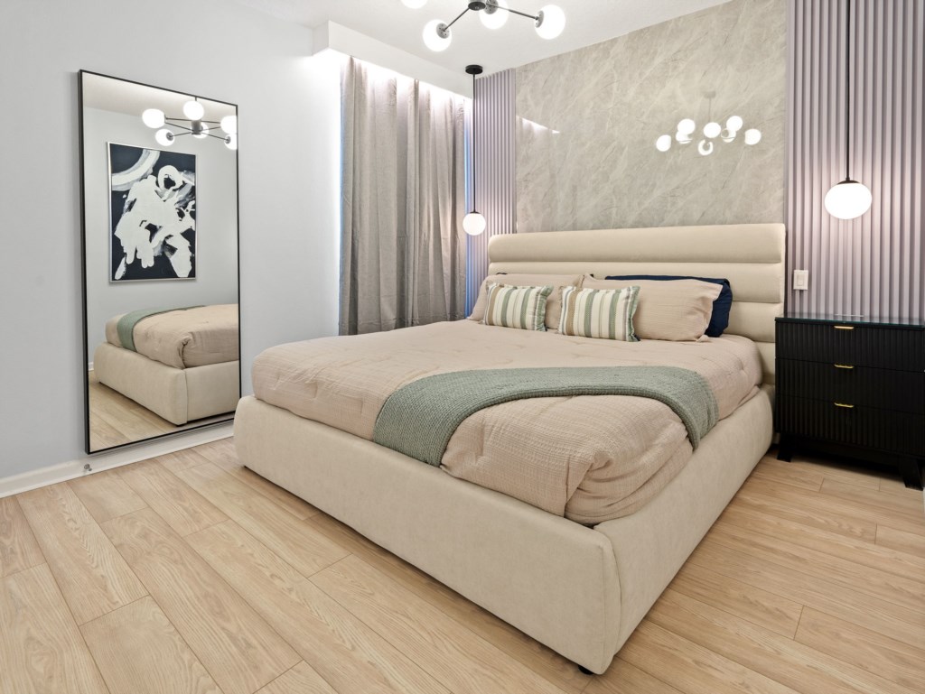 2-web-or-mls-251BalloDr-63