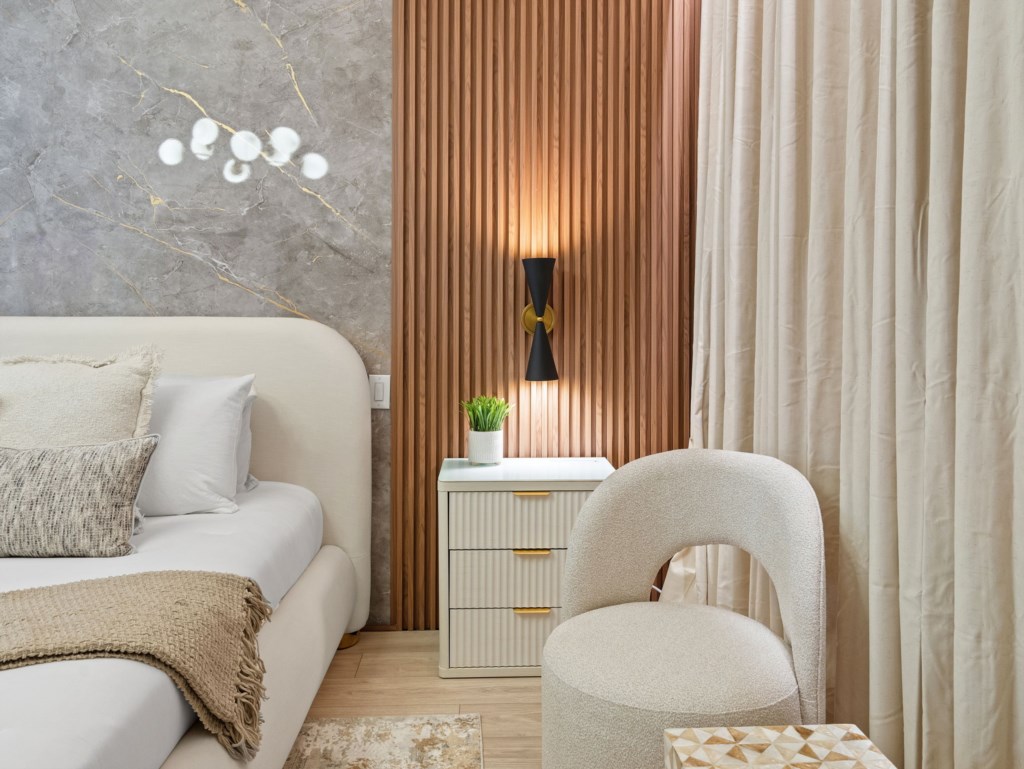 23-web-or-mls-251BalloDr-43