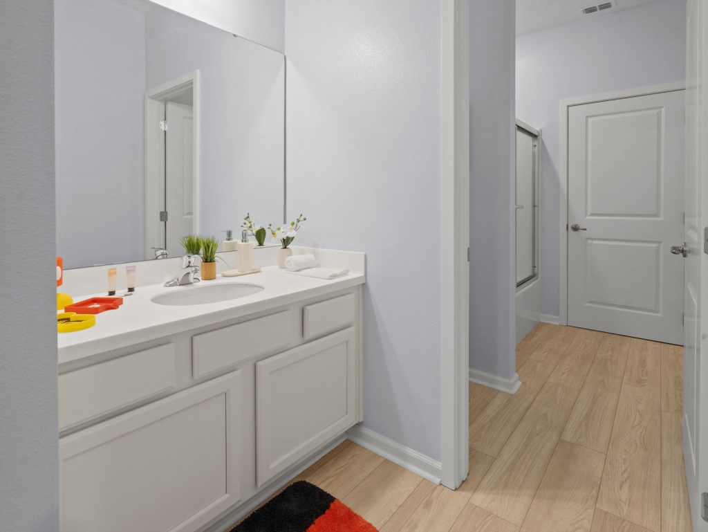 32-web-or-mls-251BalloDr-34