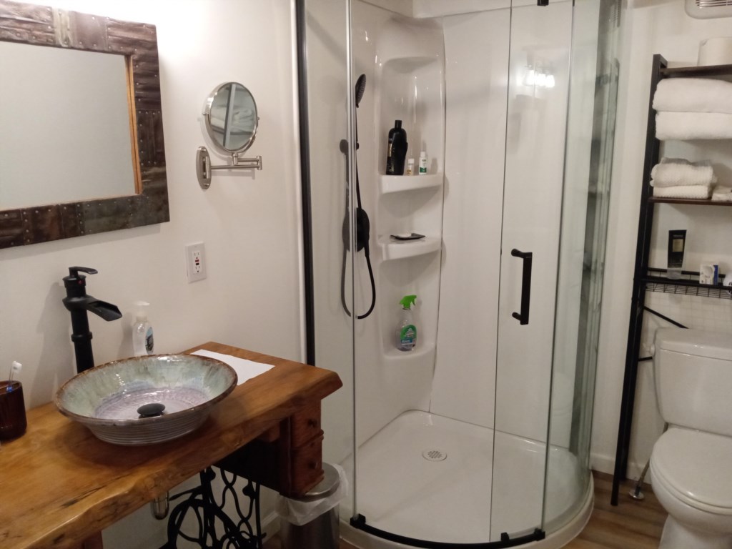 12586Bathroom