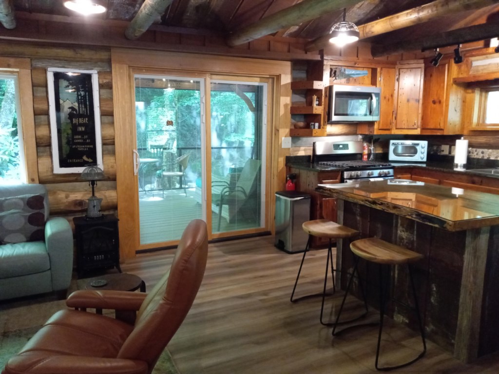 12586Kitchenanddoors