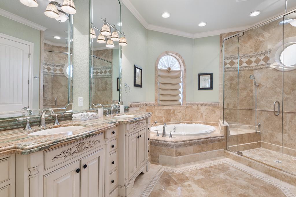 Private King Bathroom With Jacuzzi Tub On 2nd Floor