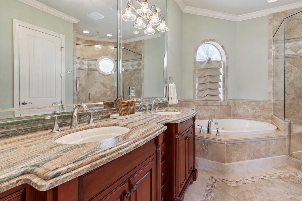 Private King Bathroom With Jacuzzi Tub On 3rd Floor
