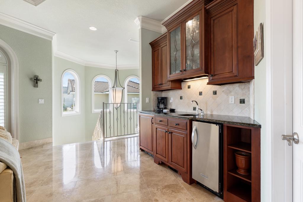 Wet Bar On 3rd Floor