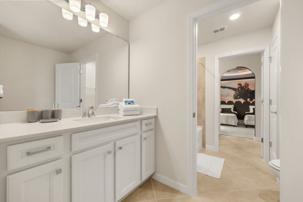 16079 Coastal Cove Lane, 8-bedroom vacation home at Windsor Cay in Clermont, FL — photo 57 of 102