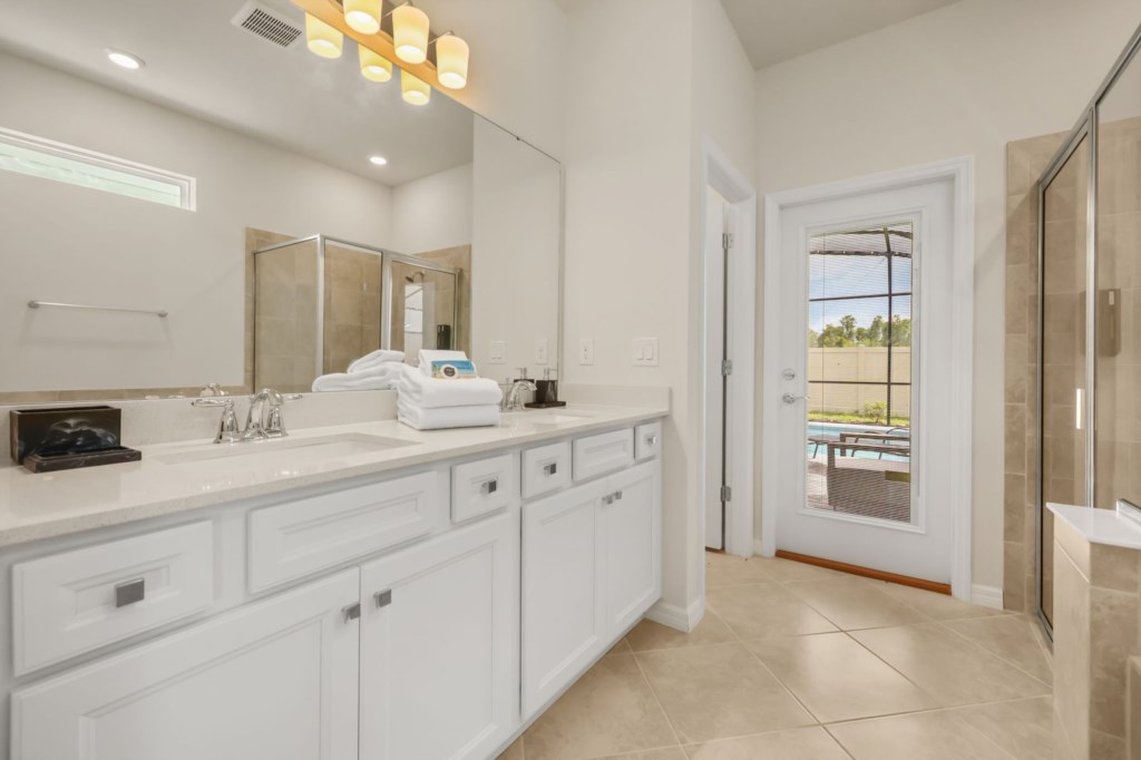 16079 Coastal Cove Lane, 8-bedroom vacation home at Windsor Cay in Clermont, FL — photo 59 of 102