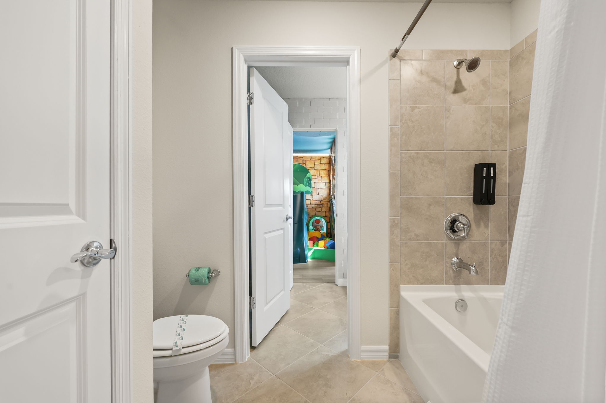 8 bedroom vacation house at Windsor Cay - Image 65