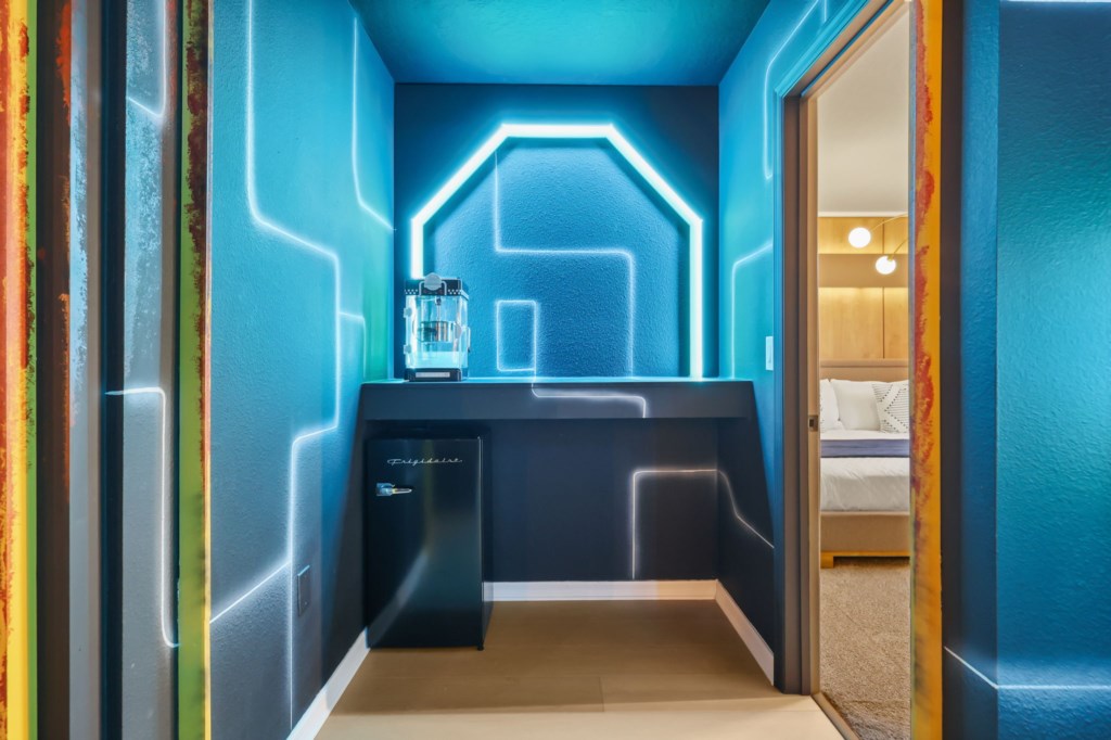 1001 Breezy Palms Way (25).jpg