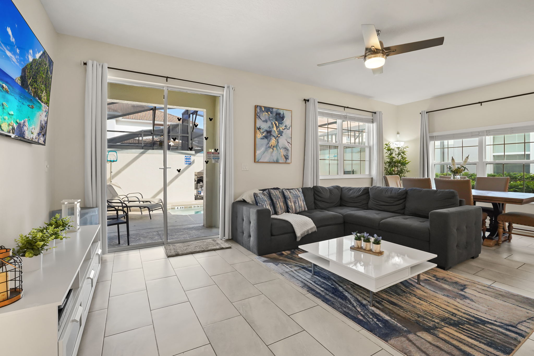 5 bedroom vacation townhouse at Storey Lake - Image 2