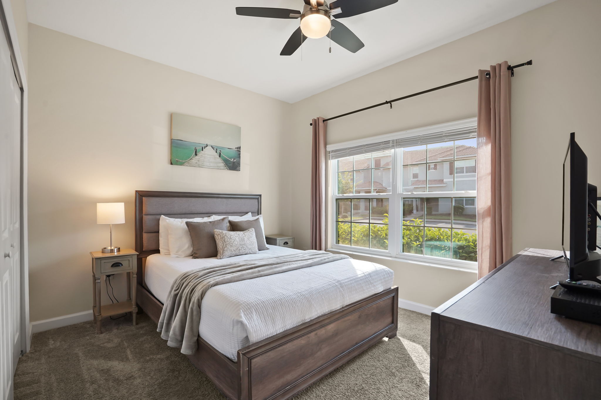 5 bedroom vacation townhouse at Storey Lake - Image 13