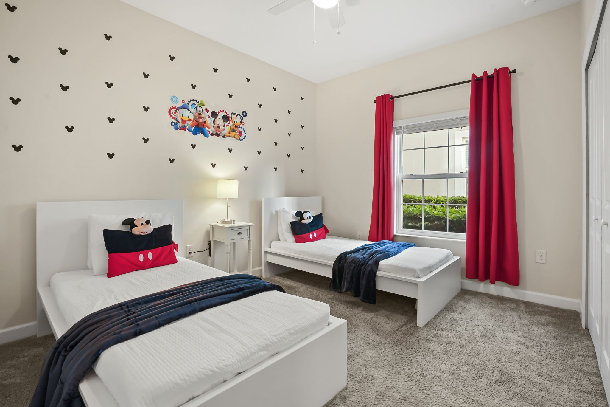 5 bedroom vacation townhouse at Storey Lake - Image 15