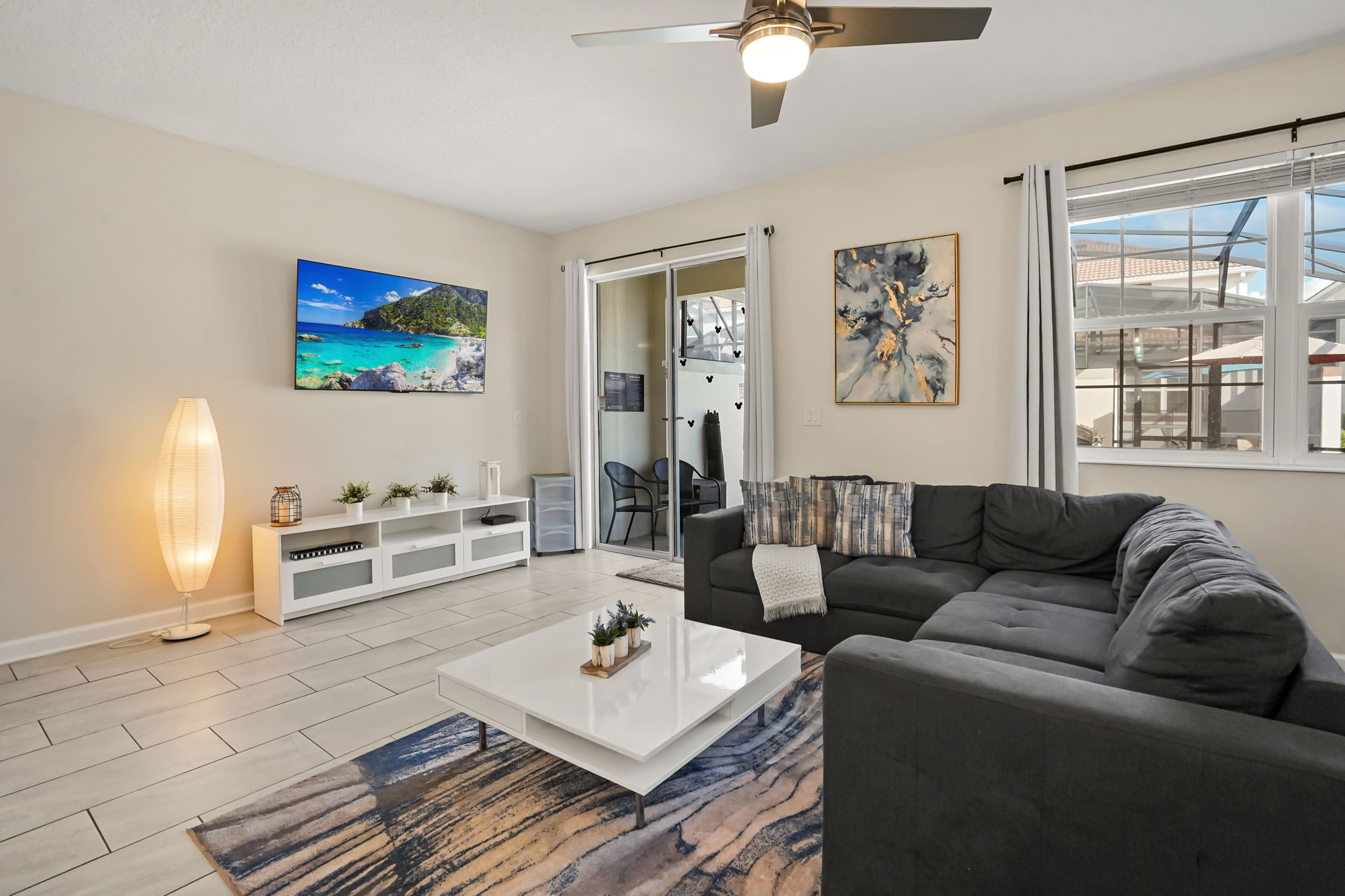 5 bedroom vacation townhouse at Storey Lake - Image 1
