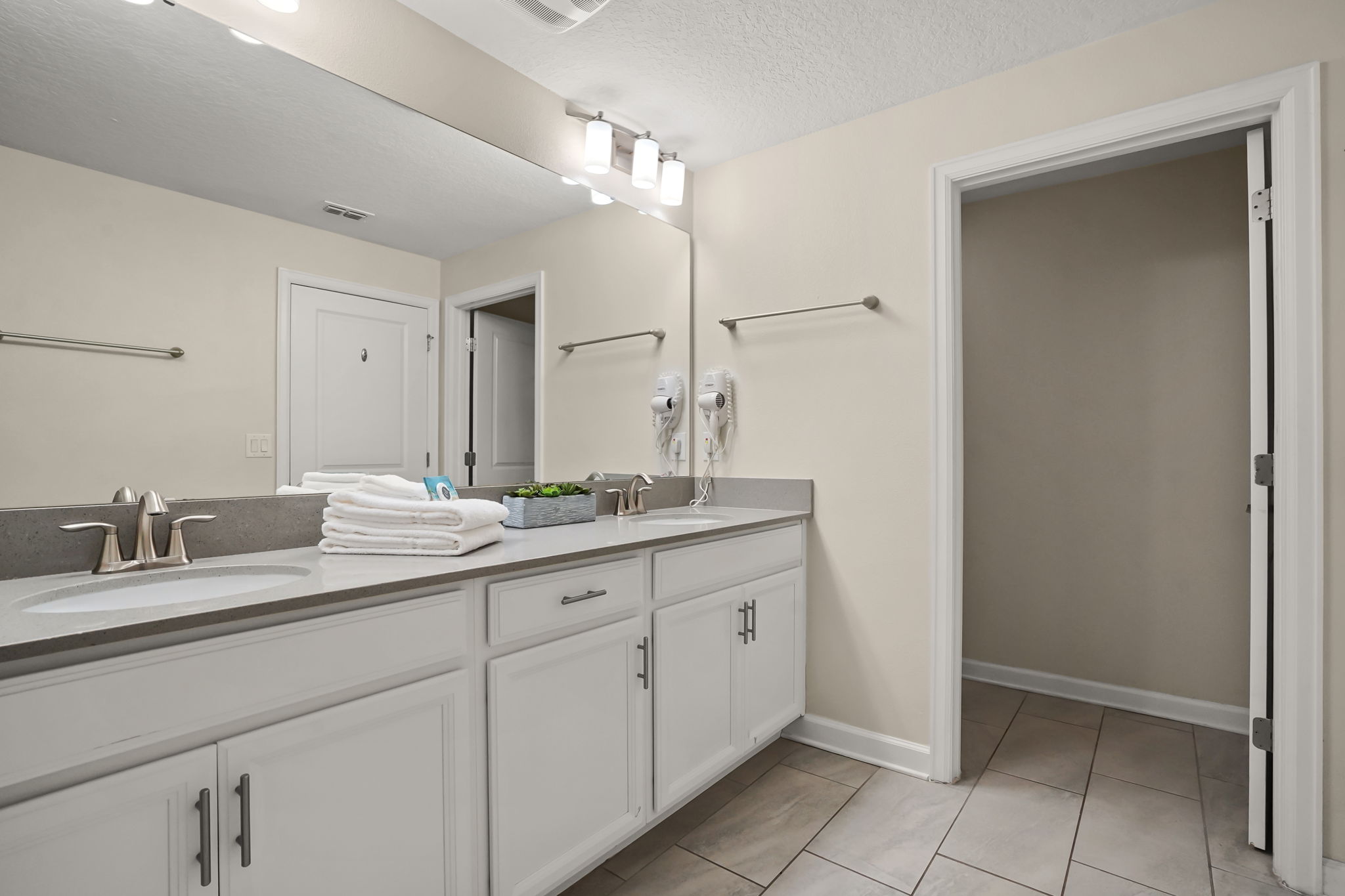 5 bedroom vacation townhouse at Storey Lake - Image 28