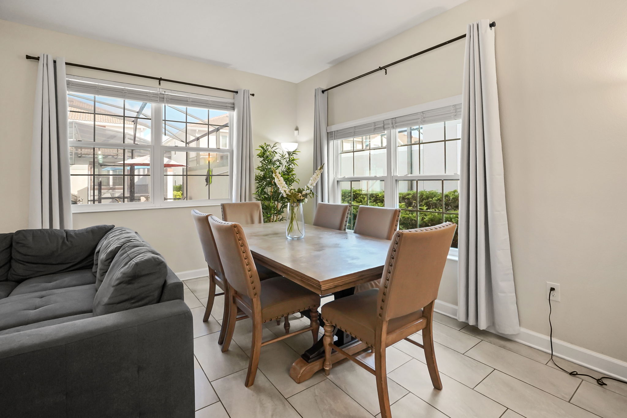 5 bedroom vacation townhouse at Storey Lake - Image 3