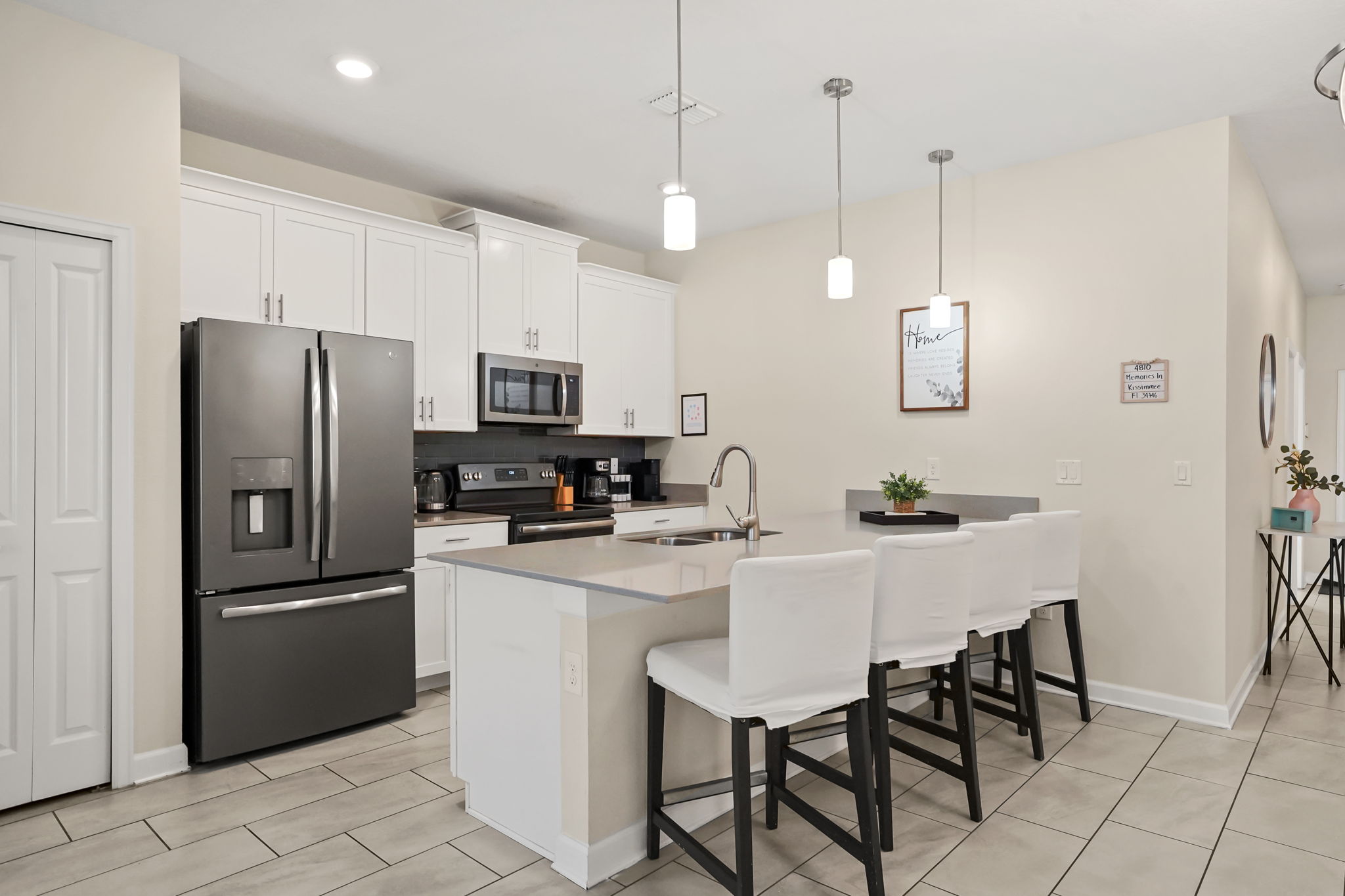 5 bedroom vacation townhouse at Storey Lake - Image 4