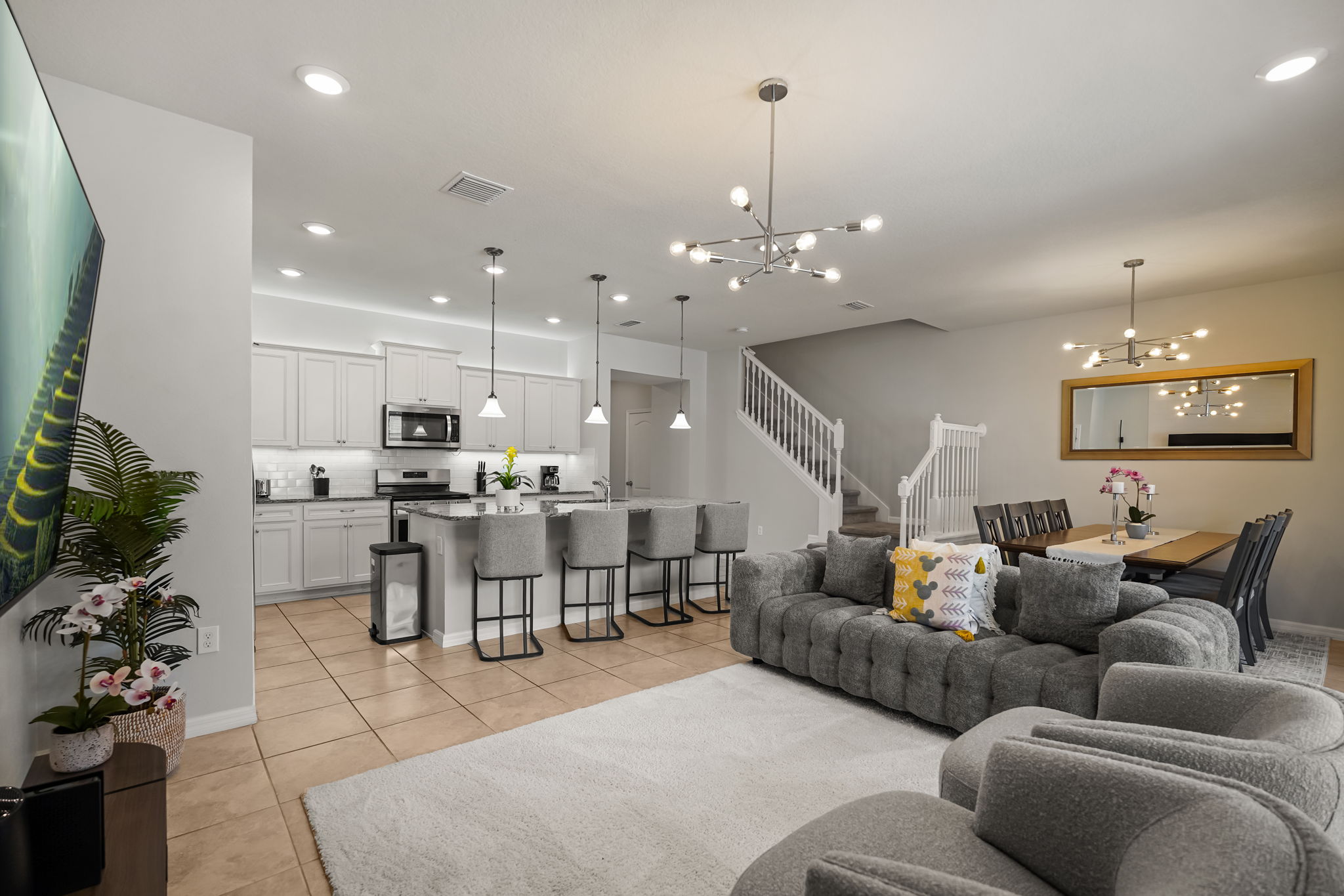 5 bedroom vacation townhouse at Solterra - Image 2