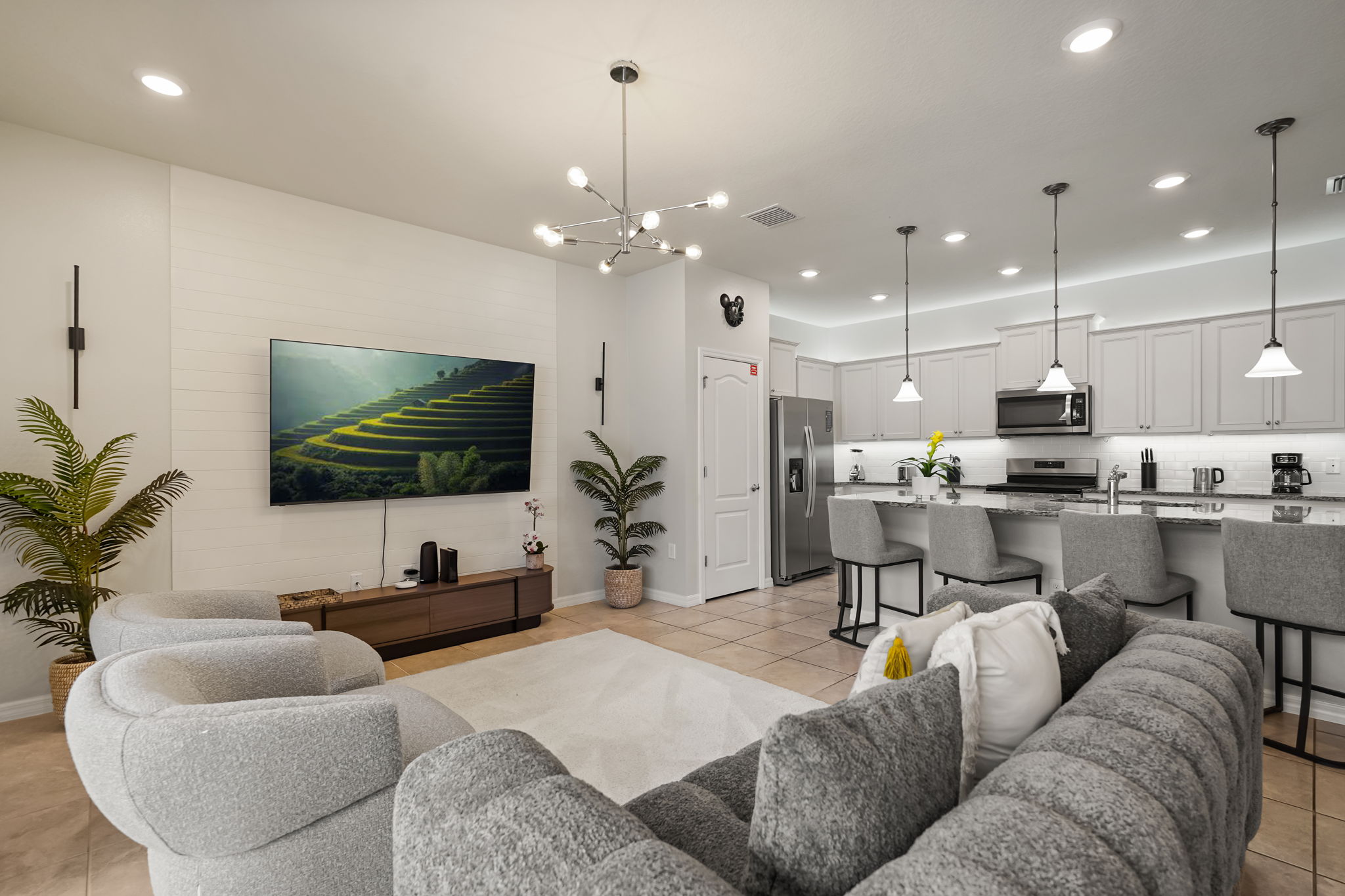 5 bedroom vacation townhouse at Solterra - Image 1