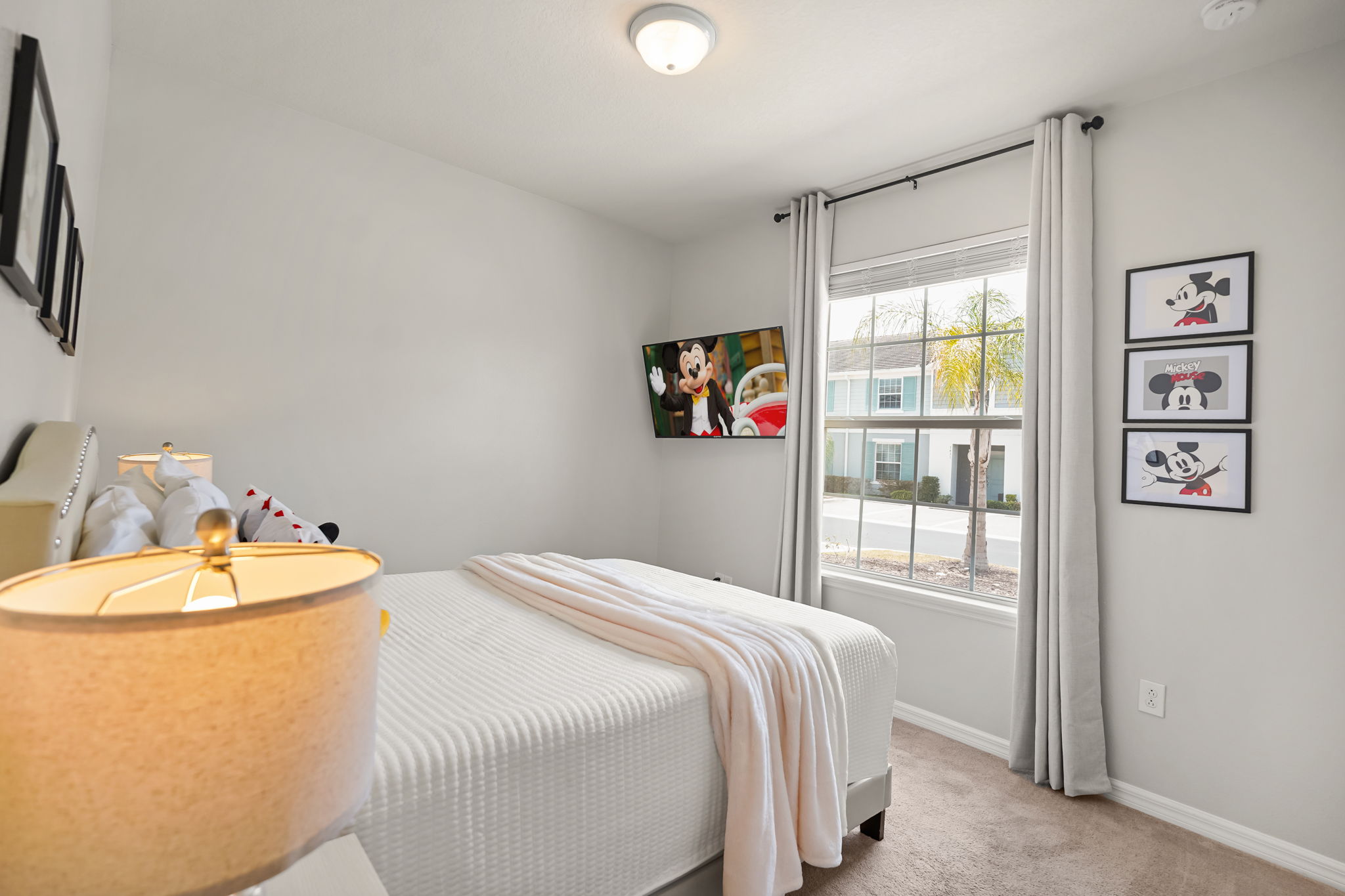 5 bedroom vacation townhouse at Solterra - Image 20