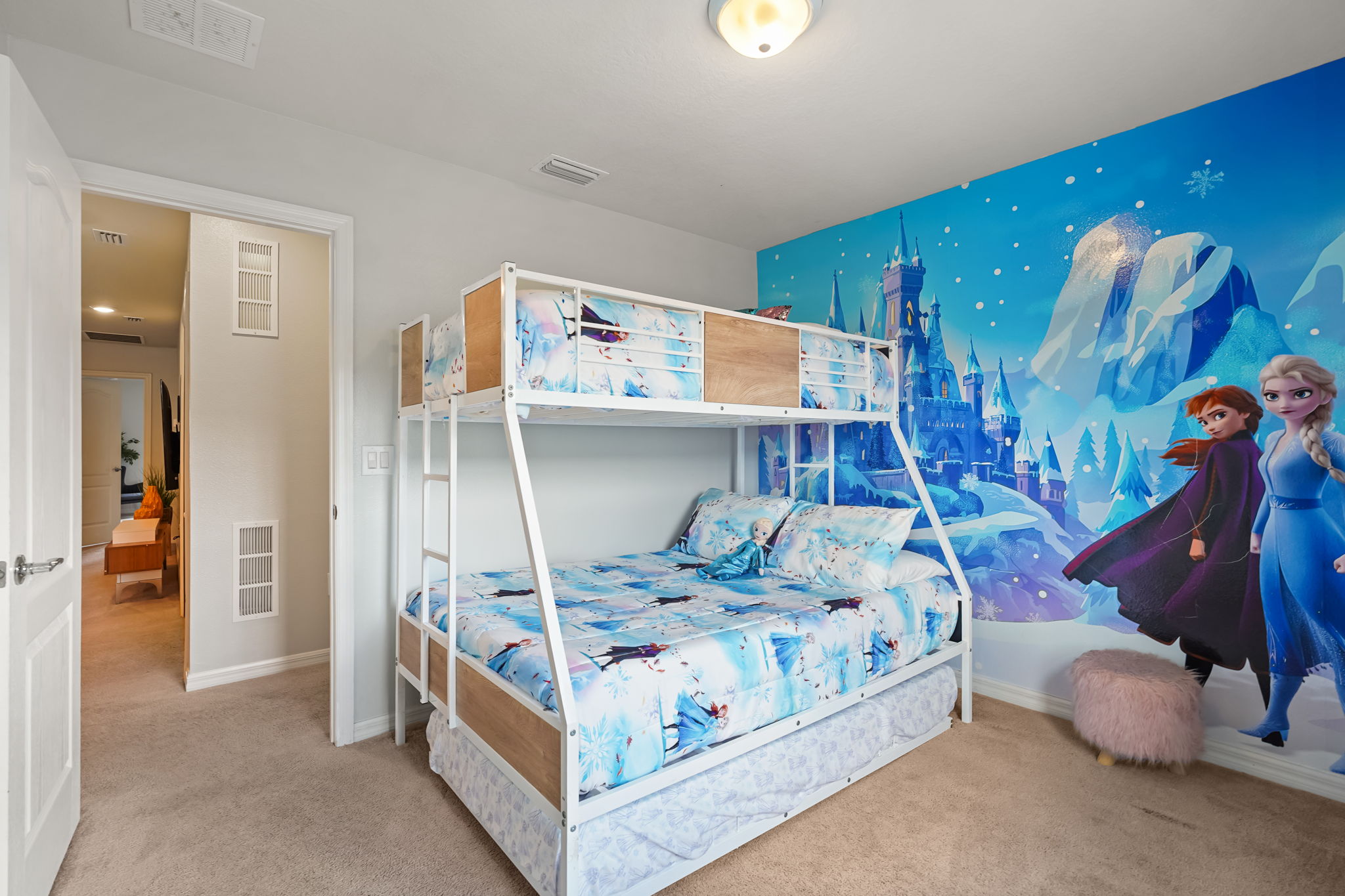 5 bedroom vacation townhouse at Solterra - Image 23