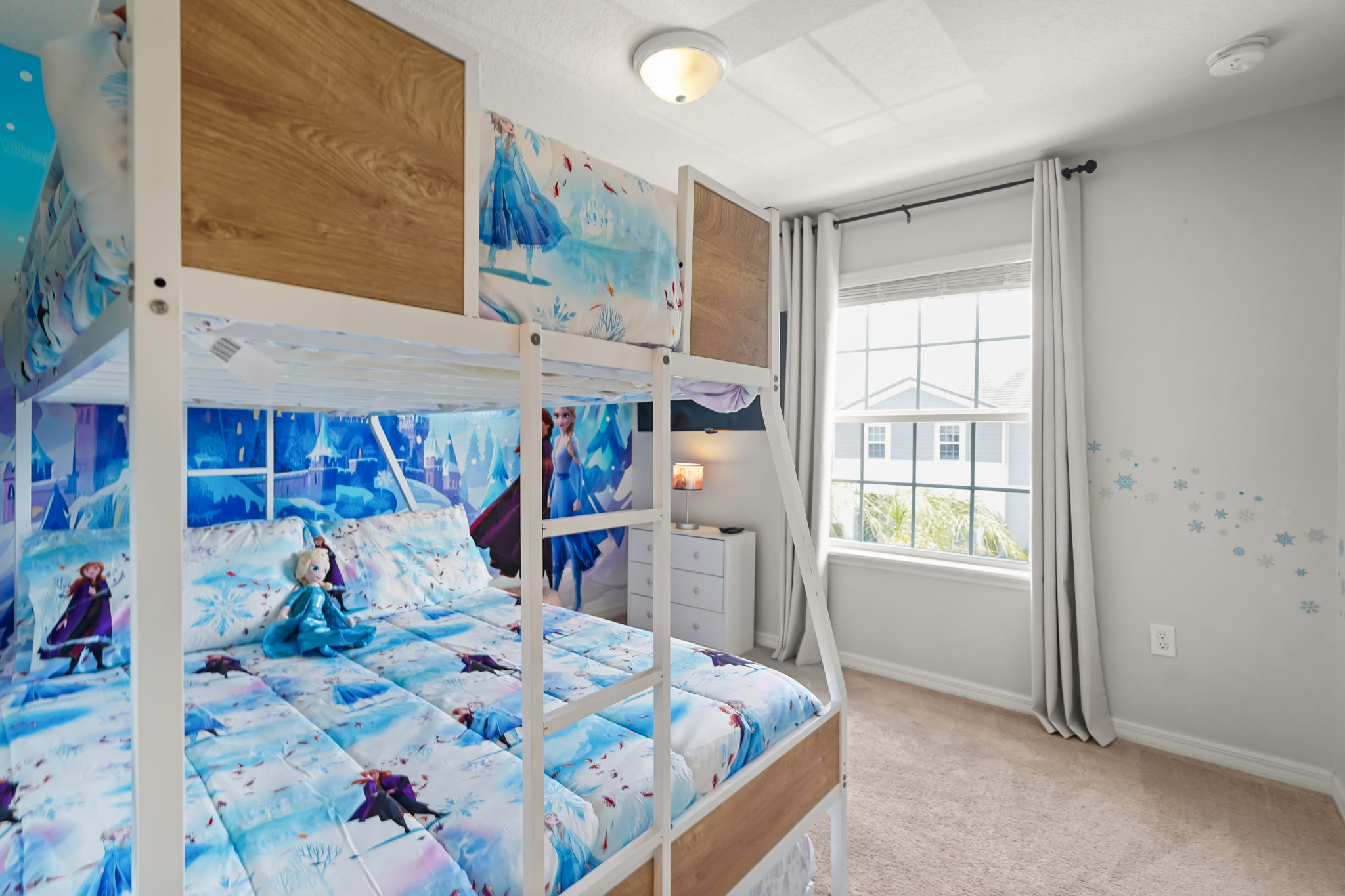 5 bedroom vacation townhouse at Solterra - Image 24