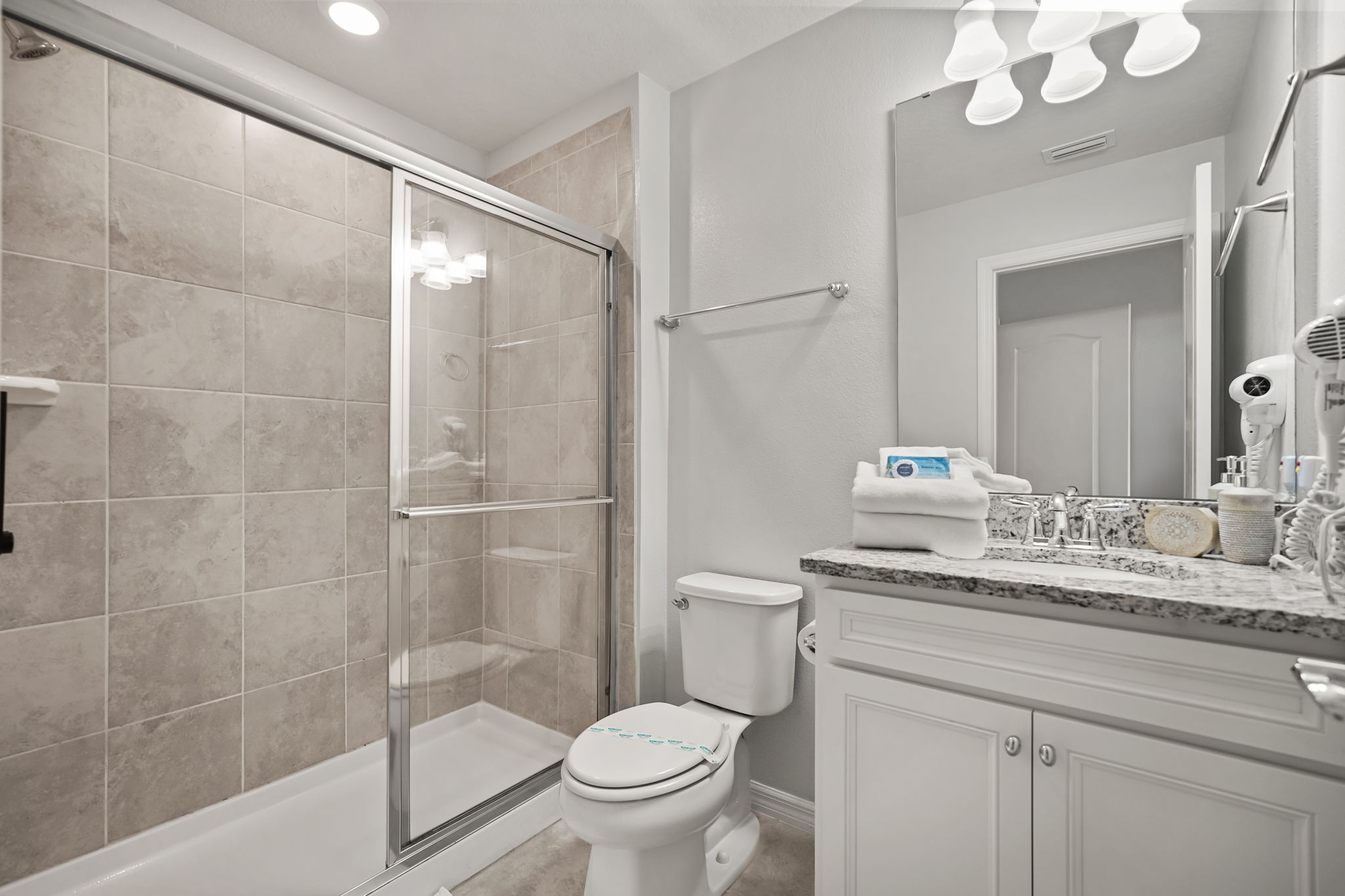 5 bedroom vacation townhouse at Solterra - Image 31