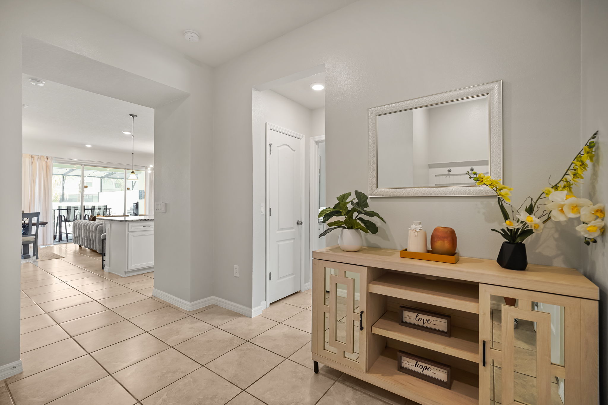 5 bedroom vacation townhouse at Solterra - Image 8
