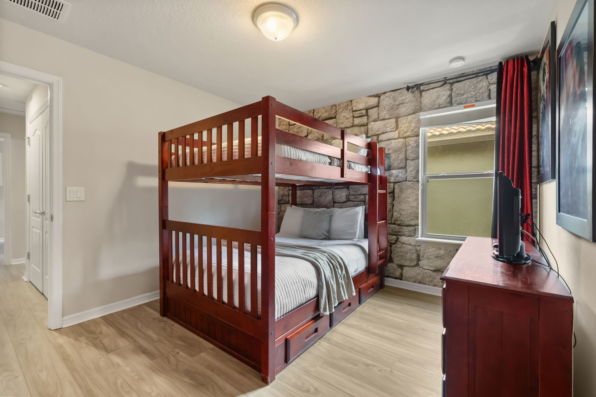 8 bedroom vacation house at Windsor at Westside - Image 21