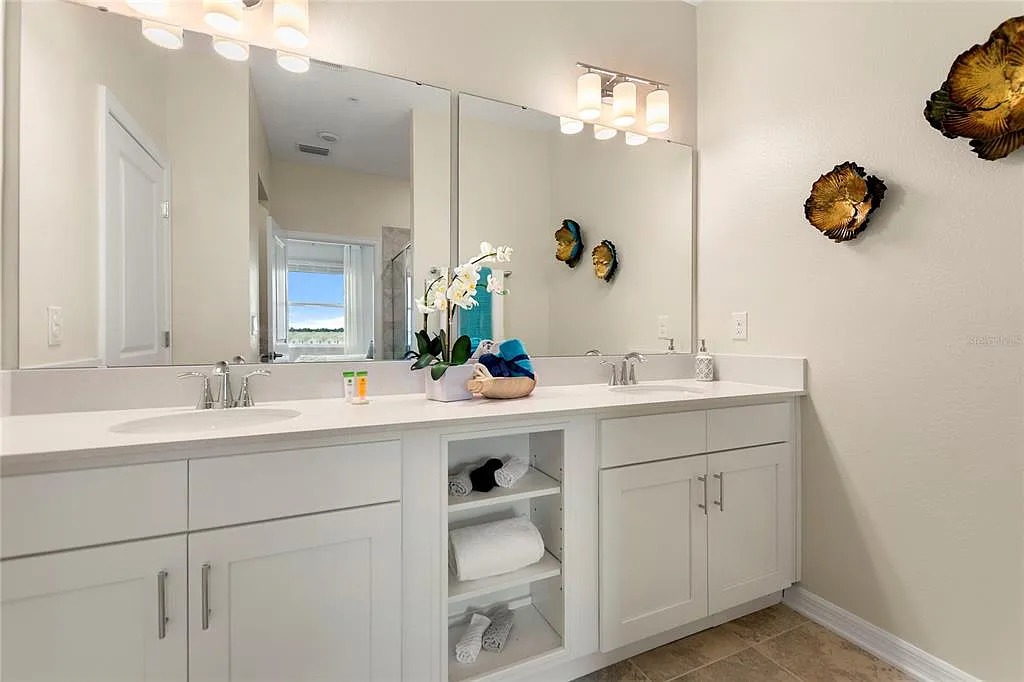 2 bedroom vacation apartment at Storey Lake - Image 17