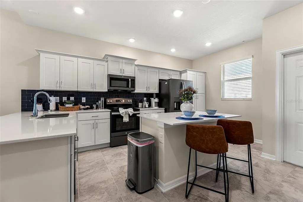 2 bedroom vacation apartment at Storey Lake - Image 7