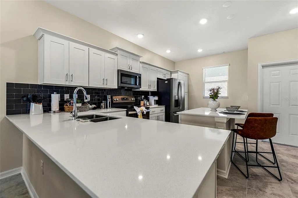 2 bedroom vacation apartment at Storey Lake - Image 8
