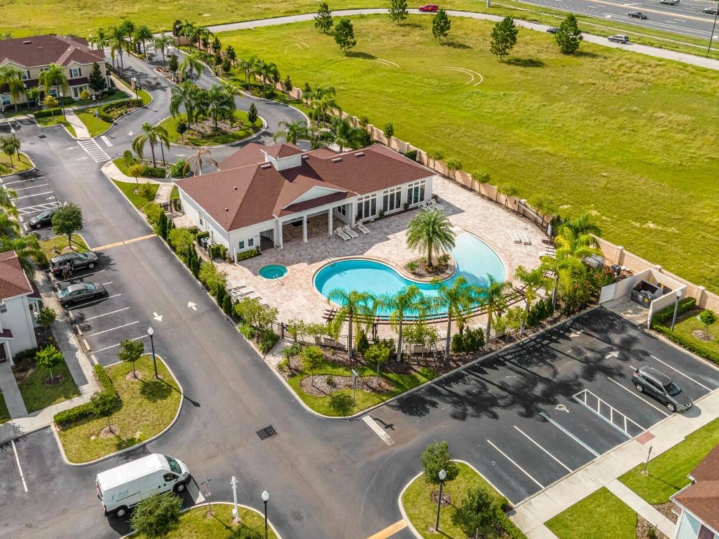 3 bedroom vacation townhouse at West Lucaya - Image 32