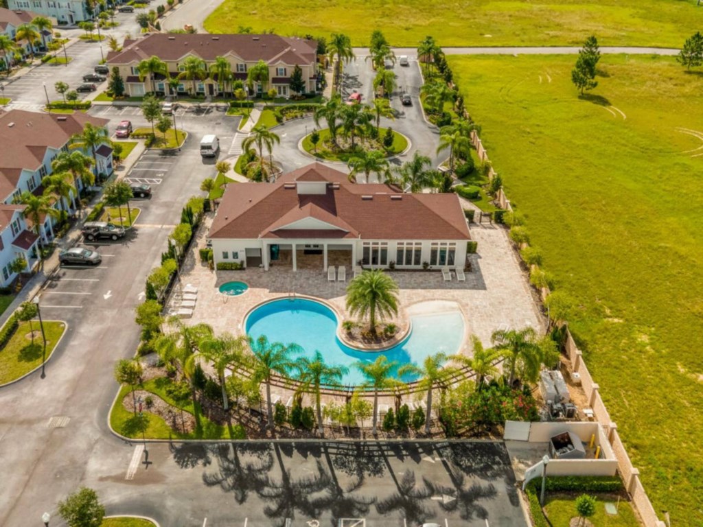 3 bedroom vacation townhouse at West Lucaya - Image 33
