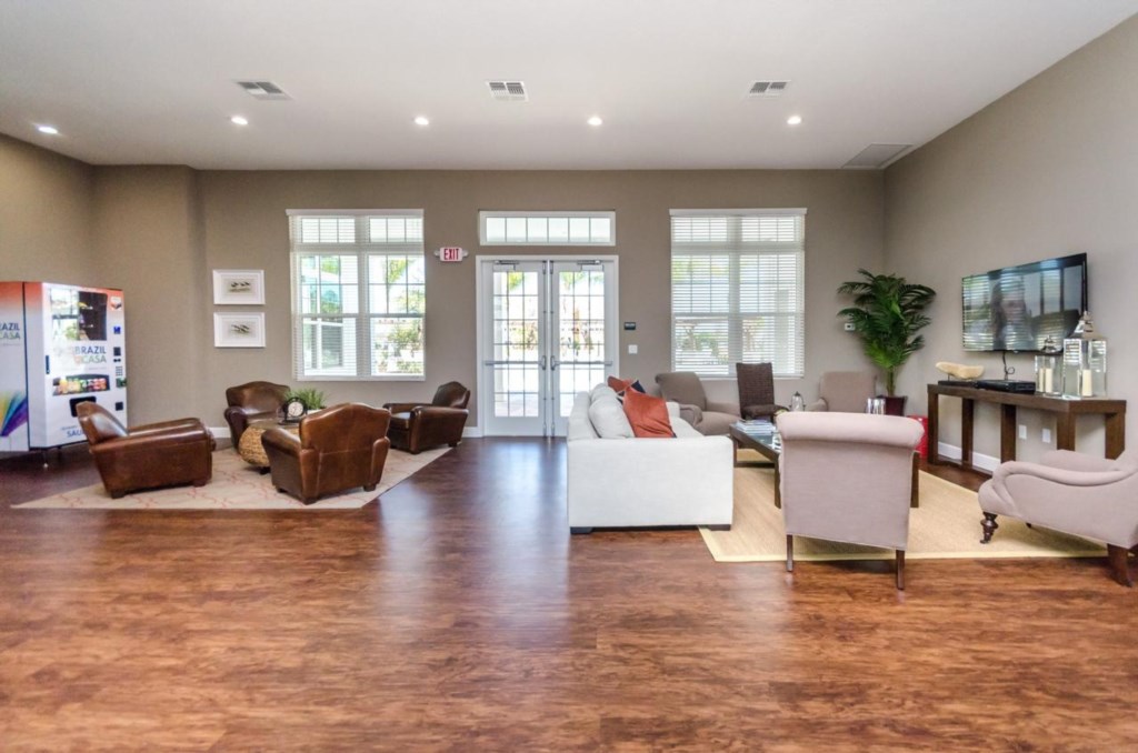 3 bedroom vacation townhouse at West Lucaya - Image 50