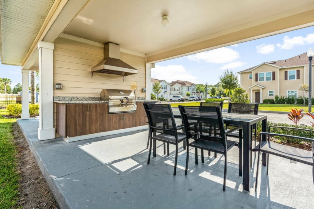 3 bedroom vacation townhouse at West Lucaya - Image 52