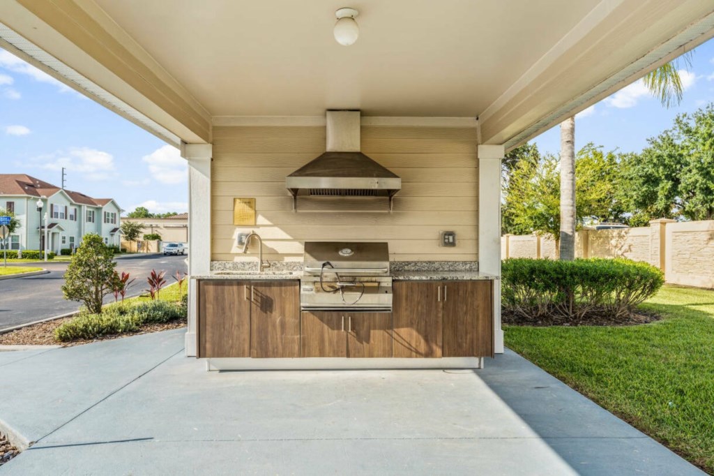 3 bedroom vacation townhouse at West Lucaya - Image 53