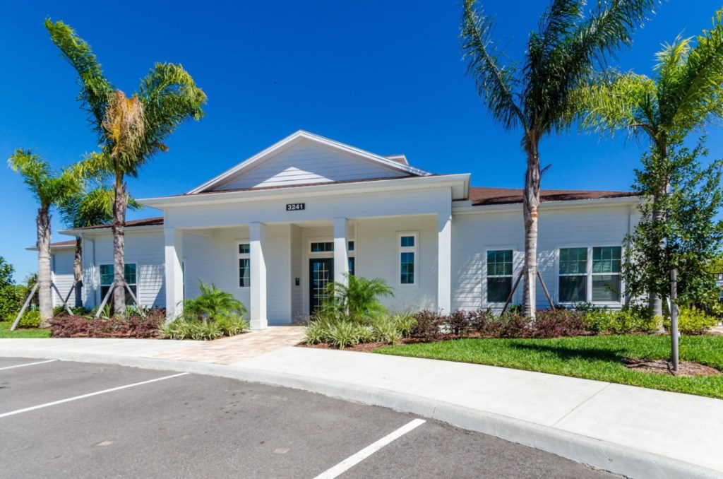 3 bedroom vacation townhouse at West Lucaya - Image 54