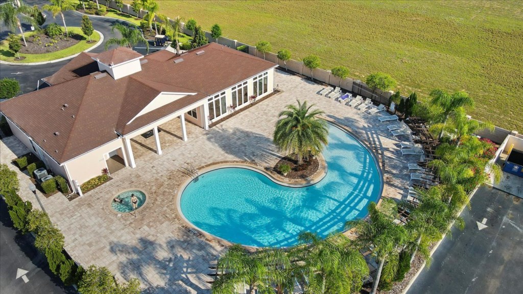 3 bedroom vacation townhouse at West Lucaya - Image 36