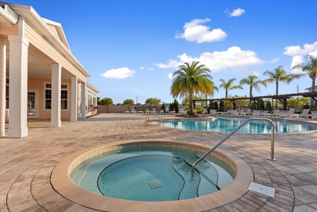 3 bedroom vacation townhouse at West Lucaya - Image 42