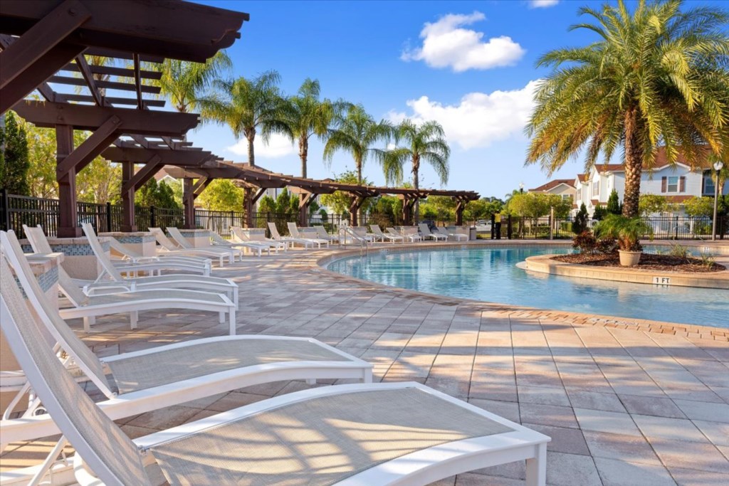 3 bedroom vacation townhouse at West Lucaya - Image 43