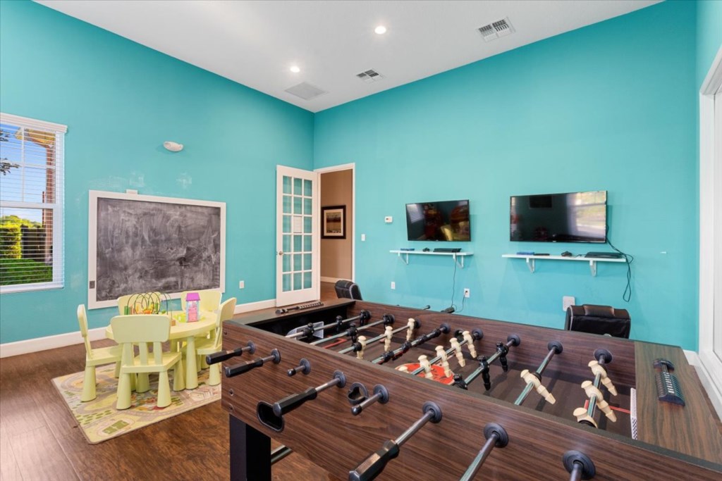 3 bedroom vacation townhouse at West Lucaya - Image 44