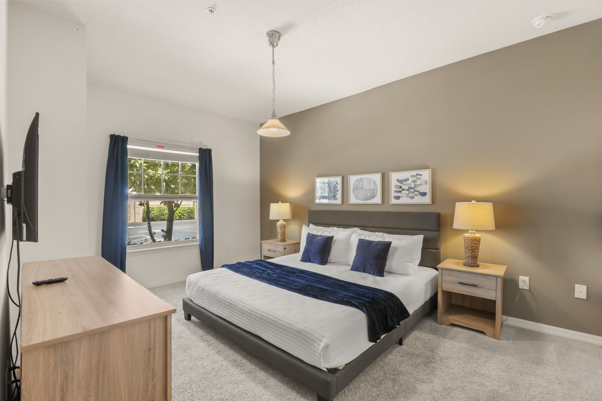 3 bedroom vacation townhouse at West Lucaya - Image 12