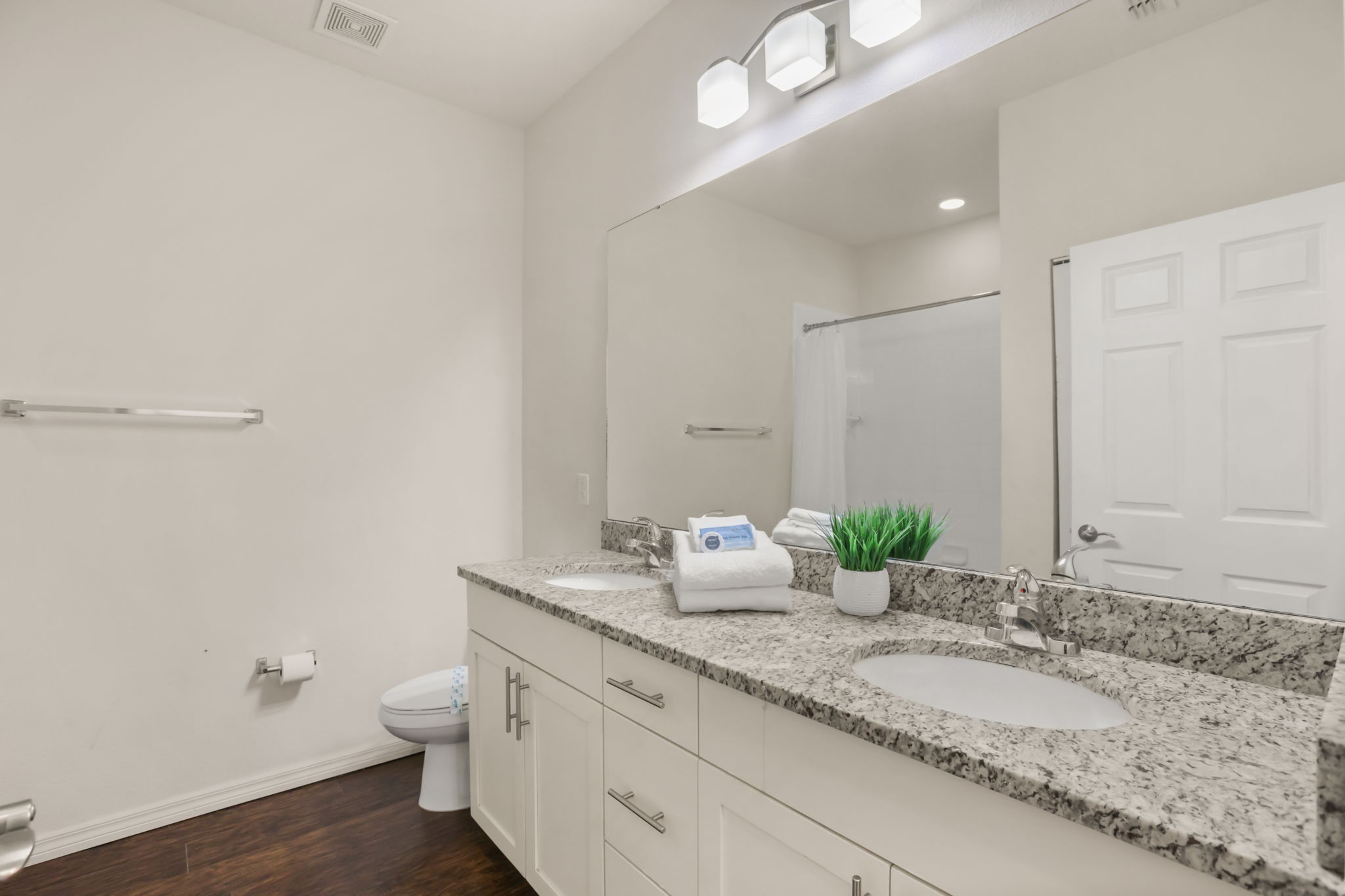 3 bedroom vacation townhouse at West Lucaya - Image 19