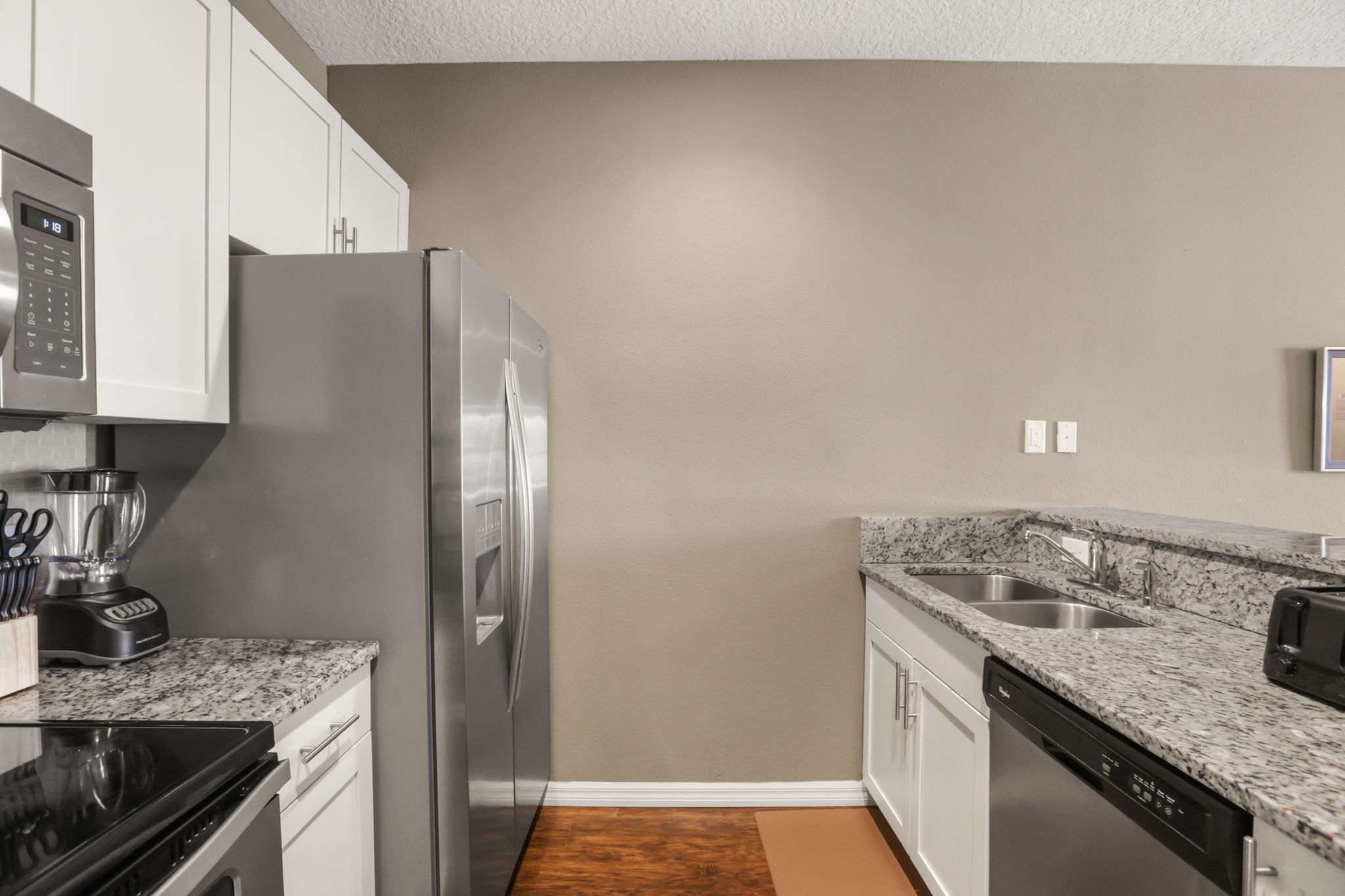 3 bedroom vacation townhouse at West Lucaya - Image 7