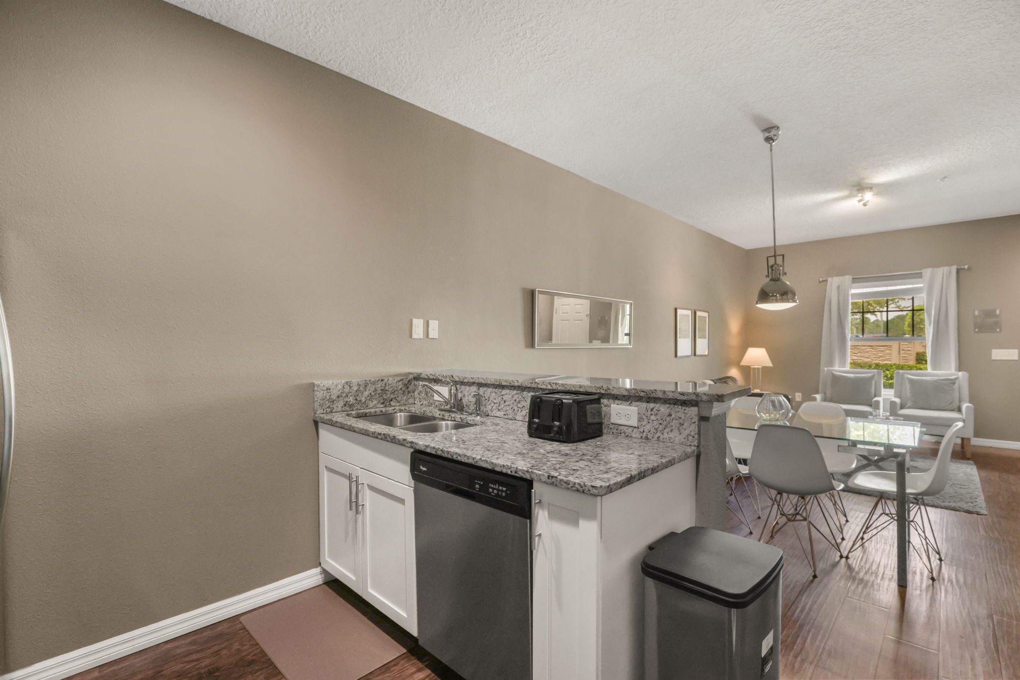 3 bedroom vacation townhouse at West Lucaya - Image 9