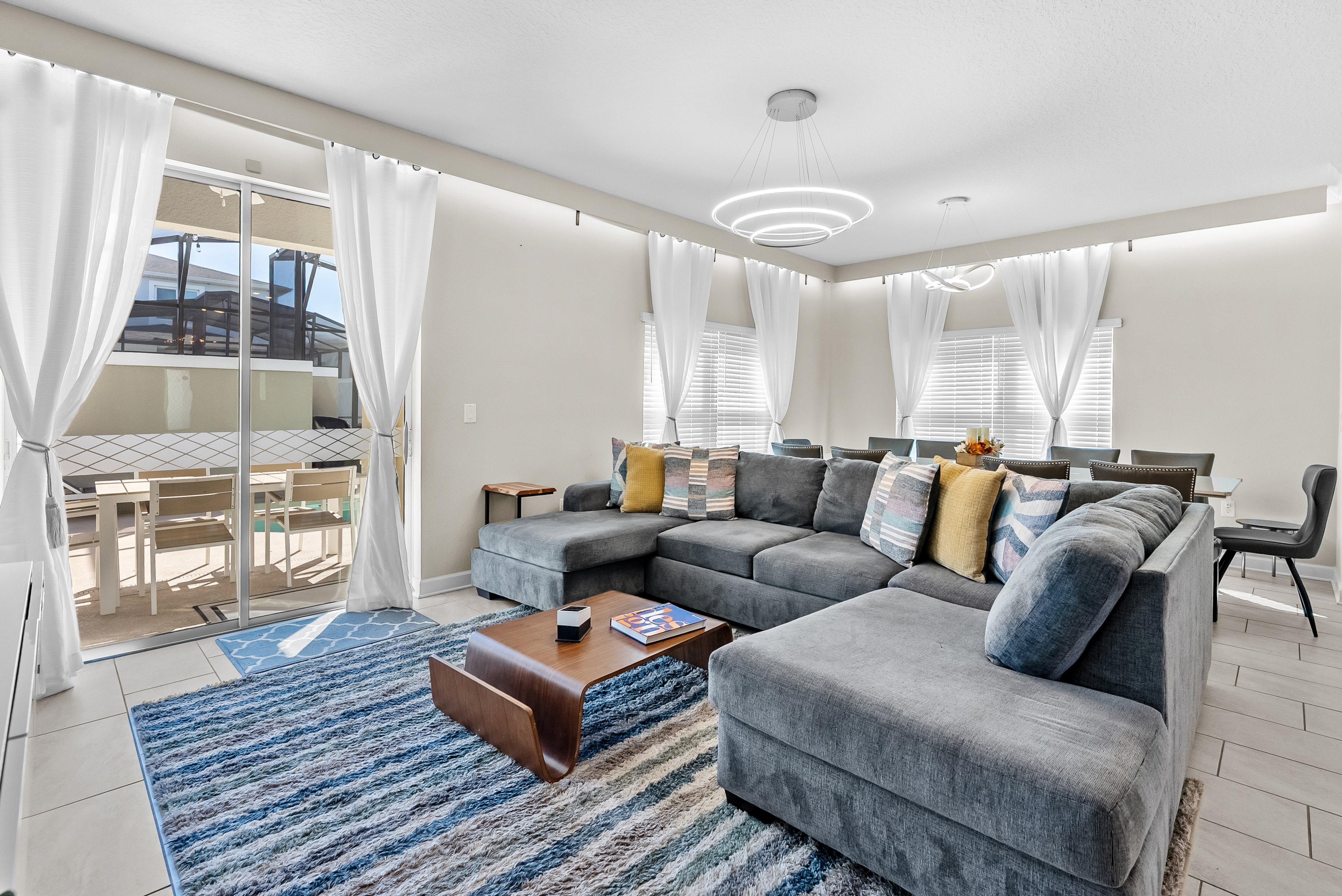 5 bedroom vacation townhouse at Storey Lake - Image 1